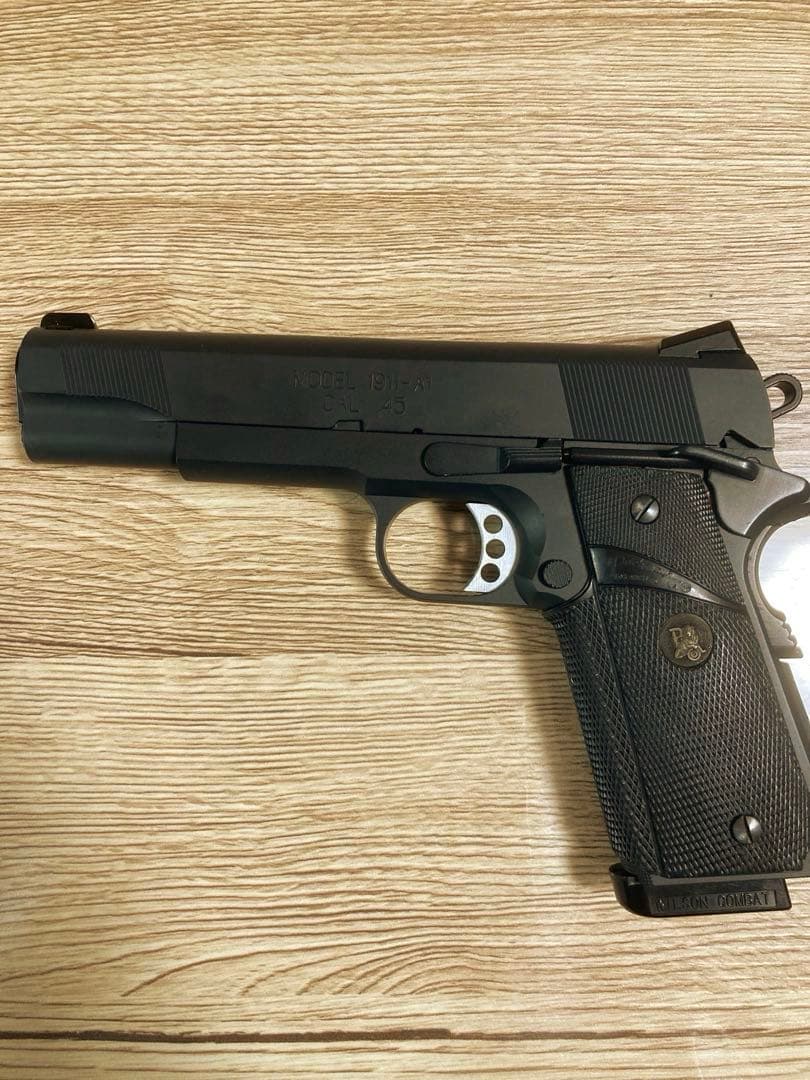 WA MEUピストル　HW製ガスガン　パックマイヤーグリップ装着　マガジン2本