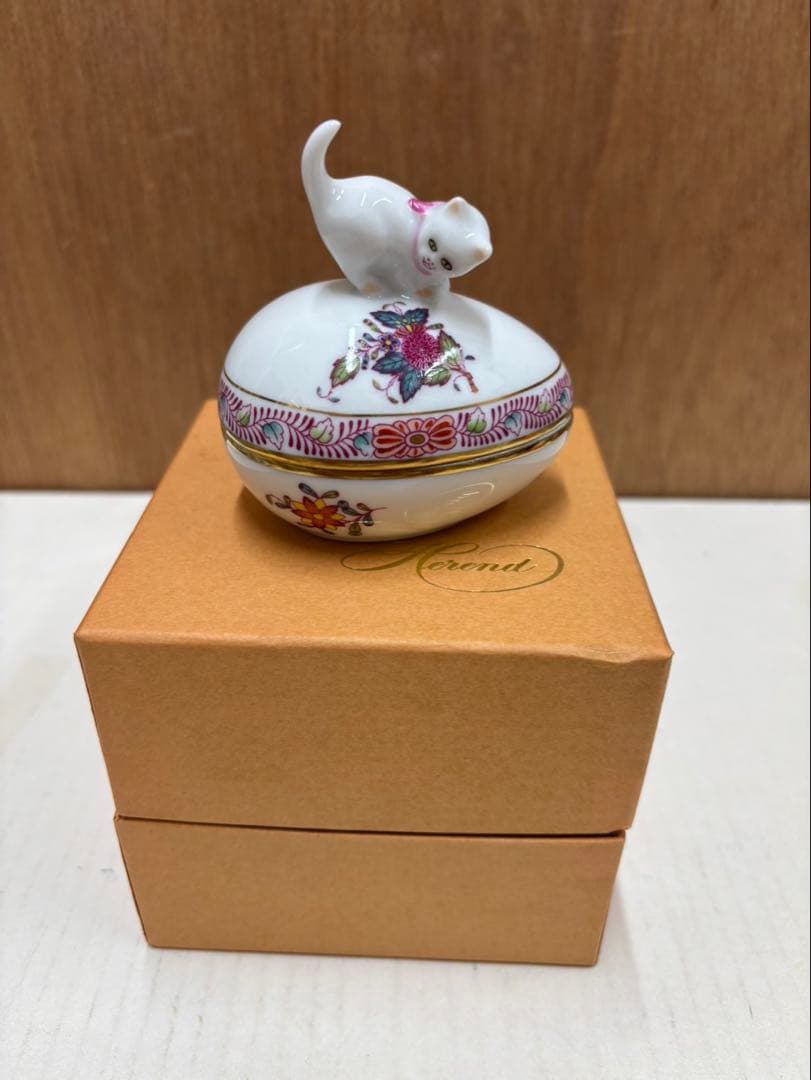 ヘレンド アポニー 猫飾り小物入れ 1個