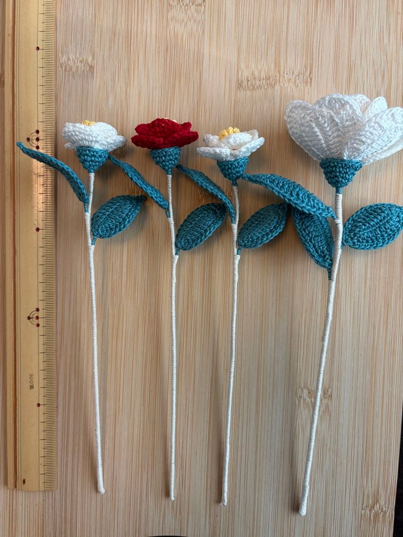 ハンドメイド　あみぐるみ　フラワー　椿　大　白１本