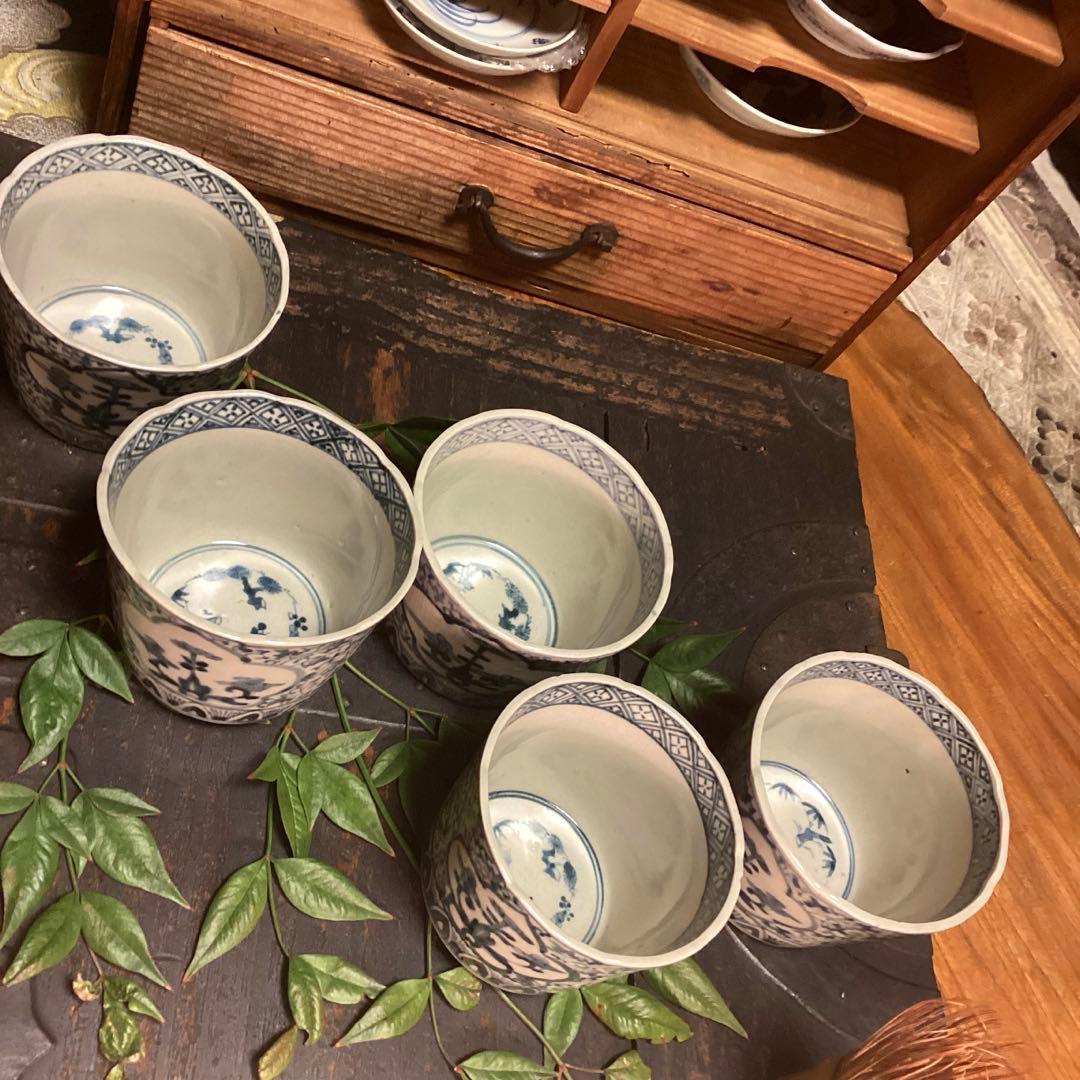 A1044 古伊万里　花唐草　窓絵菊紋様　蕎麦猪口　向付　1客