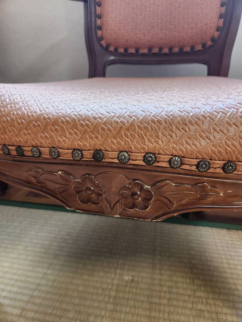 激安！１脚２０万以上！お洒落な猫脚のアンティークビンテージスタッズ付きチェアー