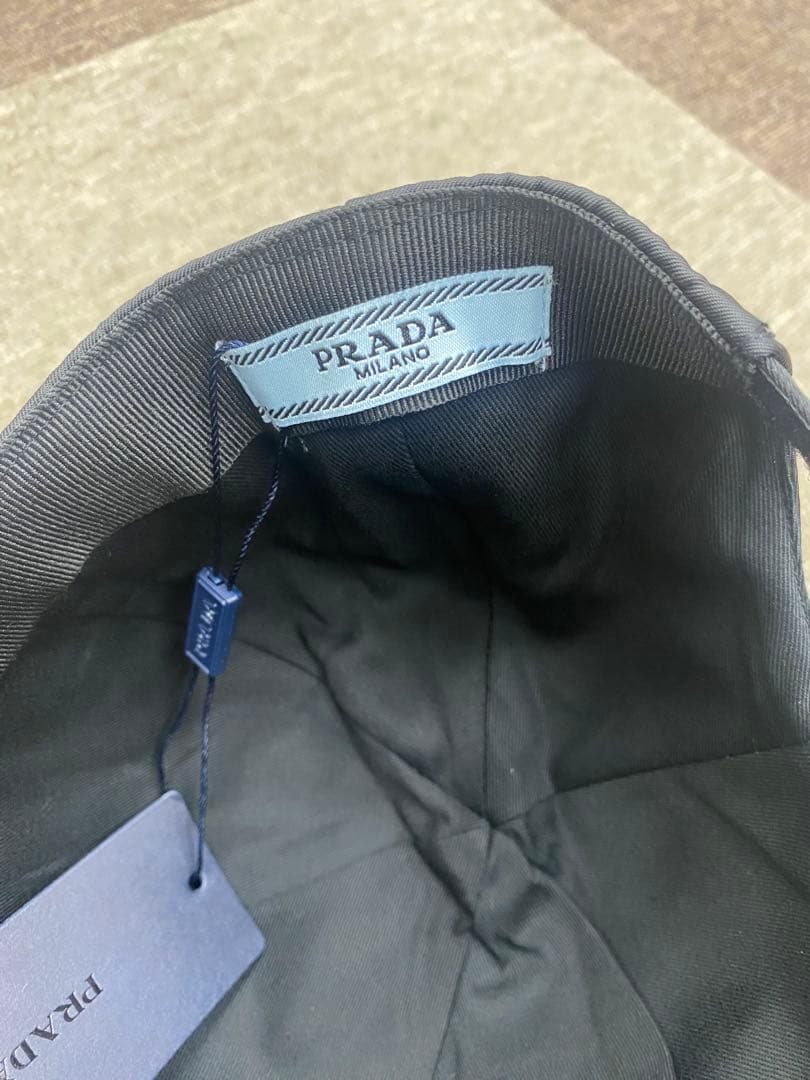 PRADA キャップ　ブラック