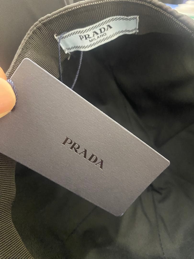 PRADA キャップ　ブラック