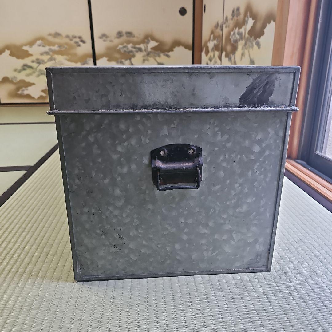 昭和レトロ/1950年代物】別注ブリキ製品ボックス 金属製ハンドル付き特大 刻印