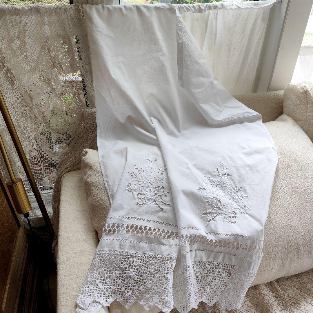 2枚　お花とリボンのブーケ　白糸手刺繍目隠しカーテン　H160