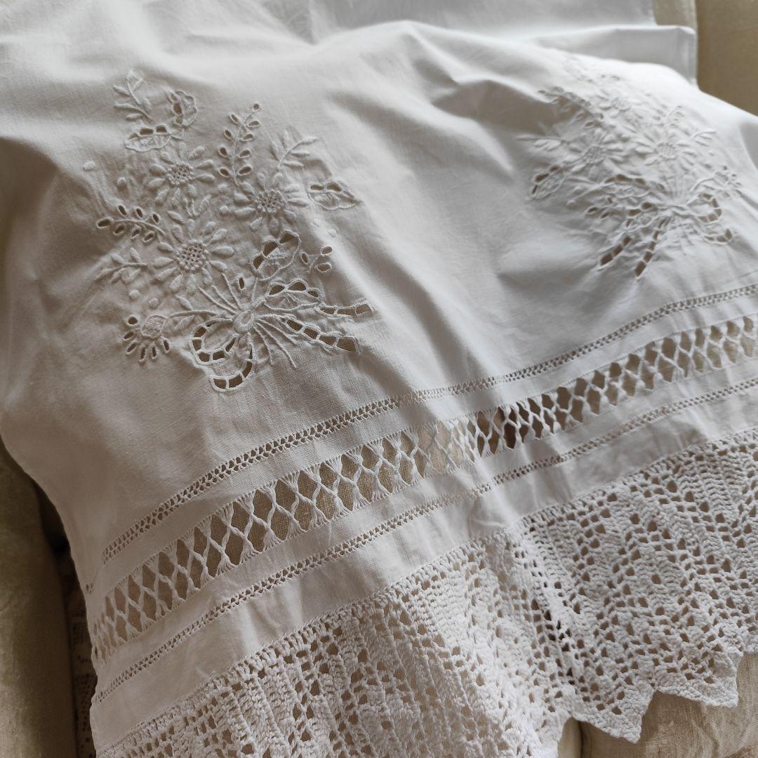 2枚　お花とリボンのブーケ　白糸手刺繍目隠しカーテン　H160