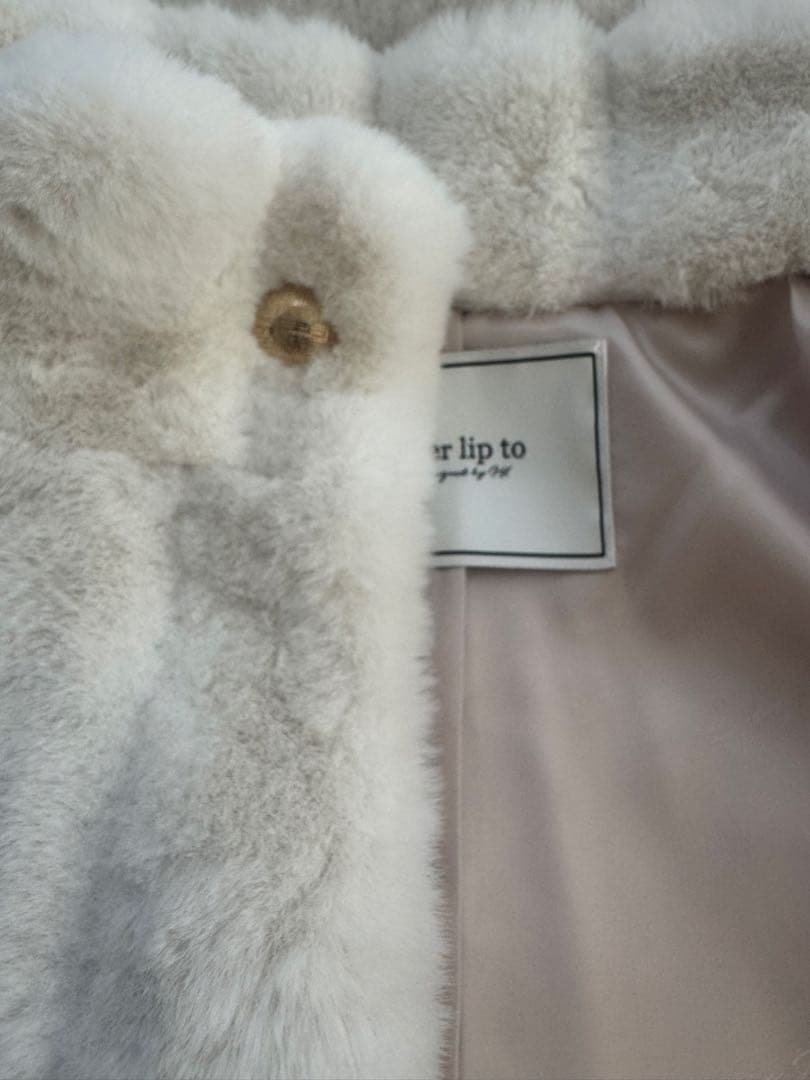 ジャケット・アウター herlipto Winter Love Faux Fur Long Coat