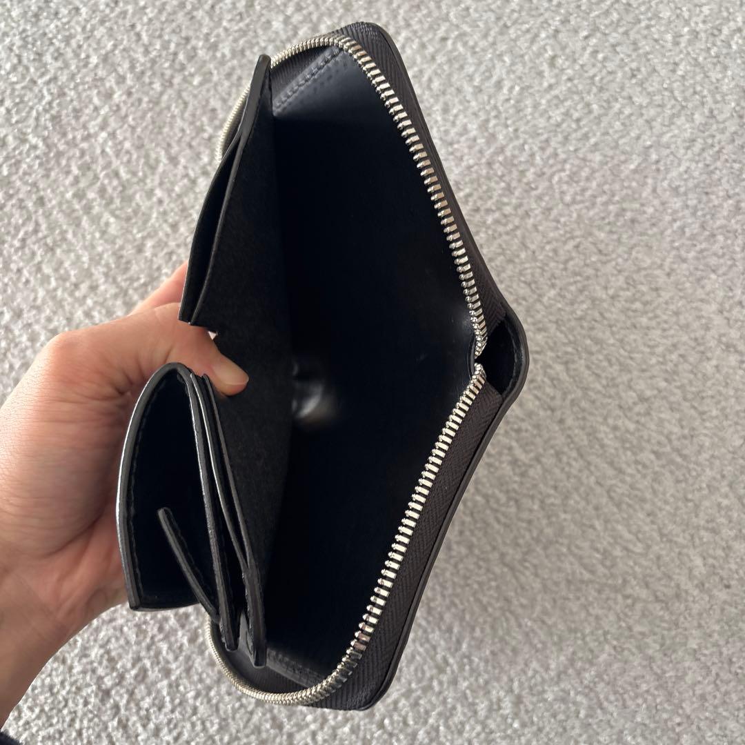 アリゲーター“ディープブラック”ジッパーミドル〜 no9ray