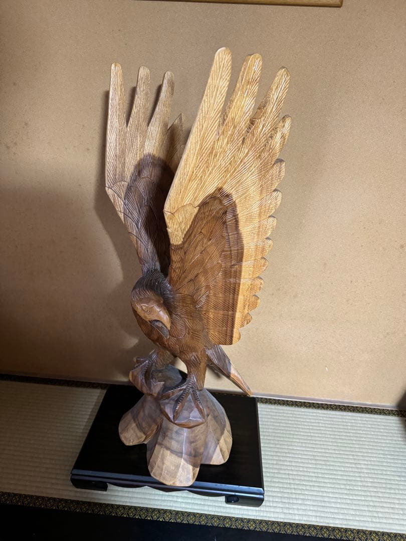 鷲、木彫り(一刀彫り)