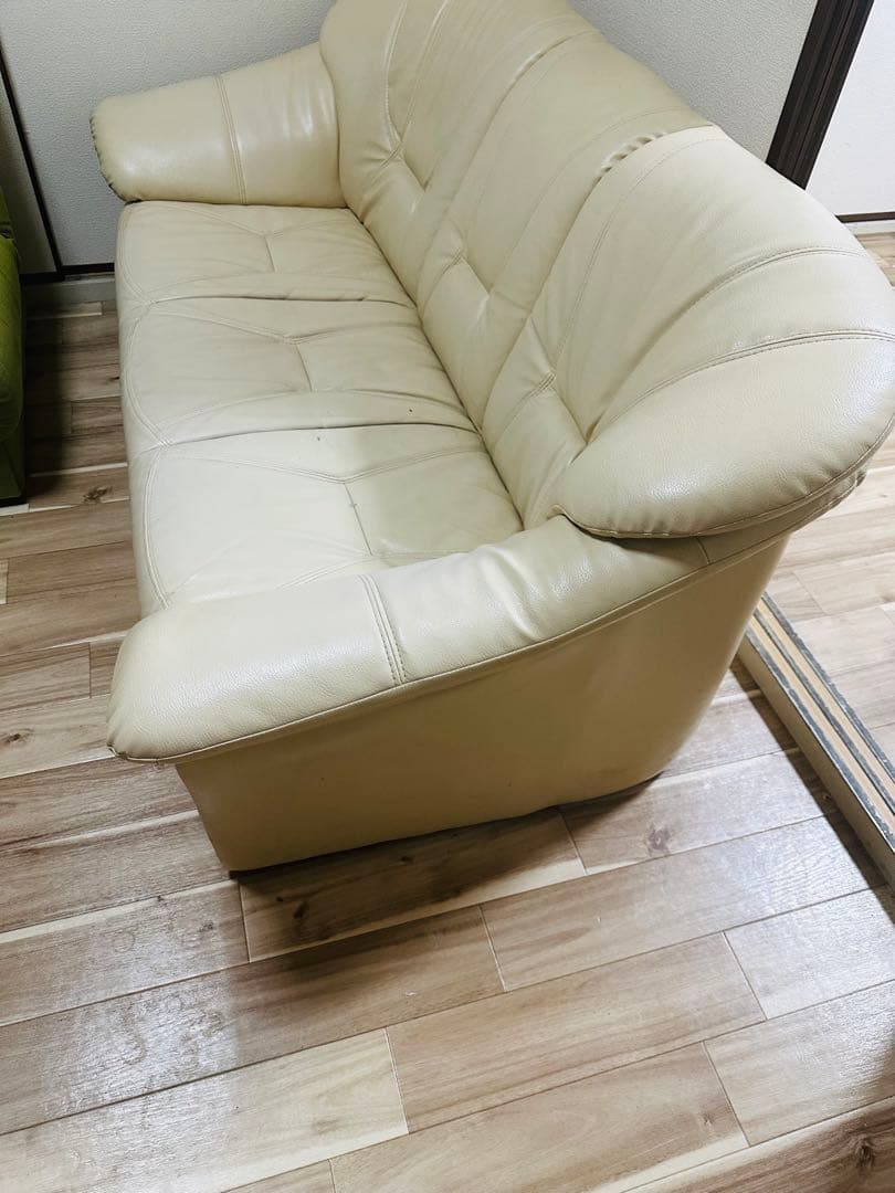 アイボリー 合成皮革 2人掛けソファ お持ち帰りのみ