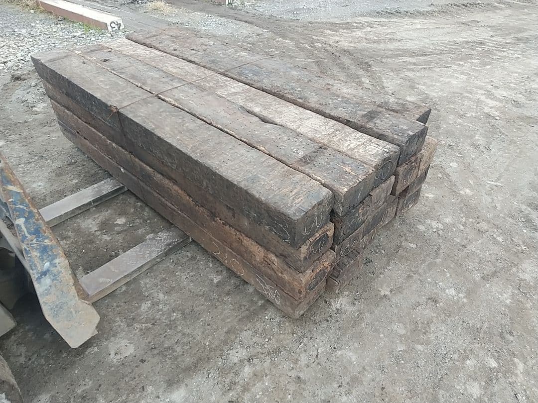 10本組 枕木 3級品 長さ約210cm 送料別 ガーデニング 花壇 庭づくり