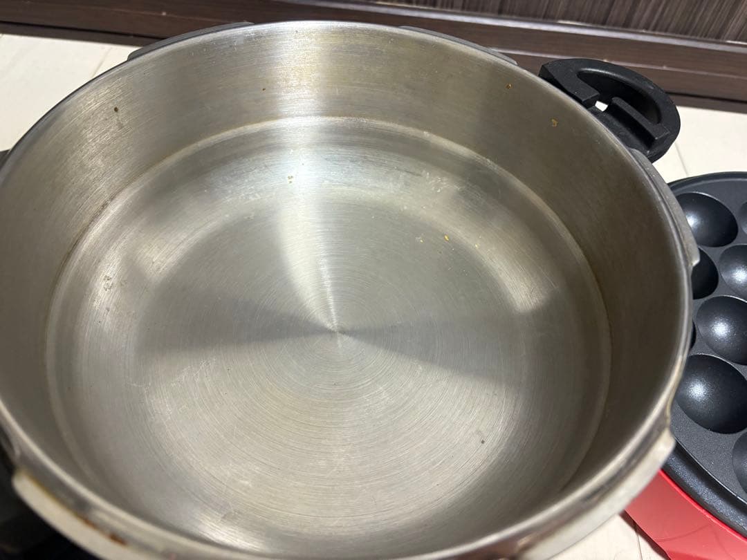 【調理器具】　圧力鍋　たこ焼き機　ミキサー　他　まとめ売り