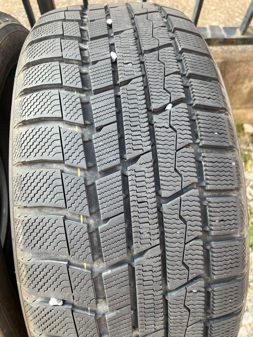 トーヨー トランパス 225/50R18 スタッドレスタイヤ 中古品 4本