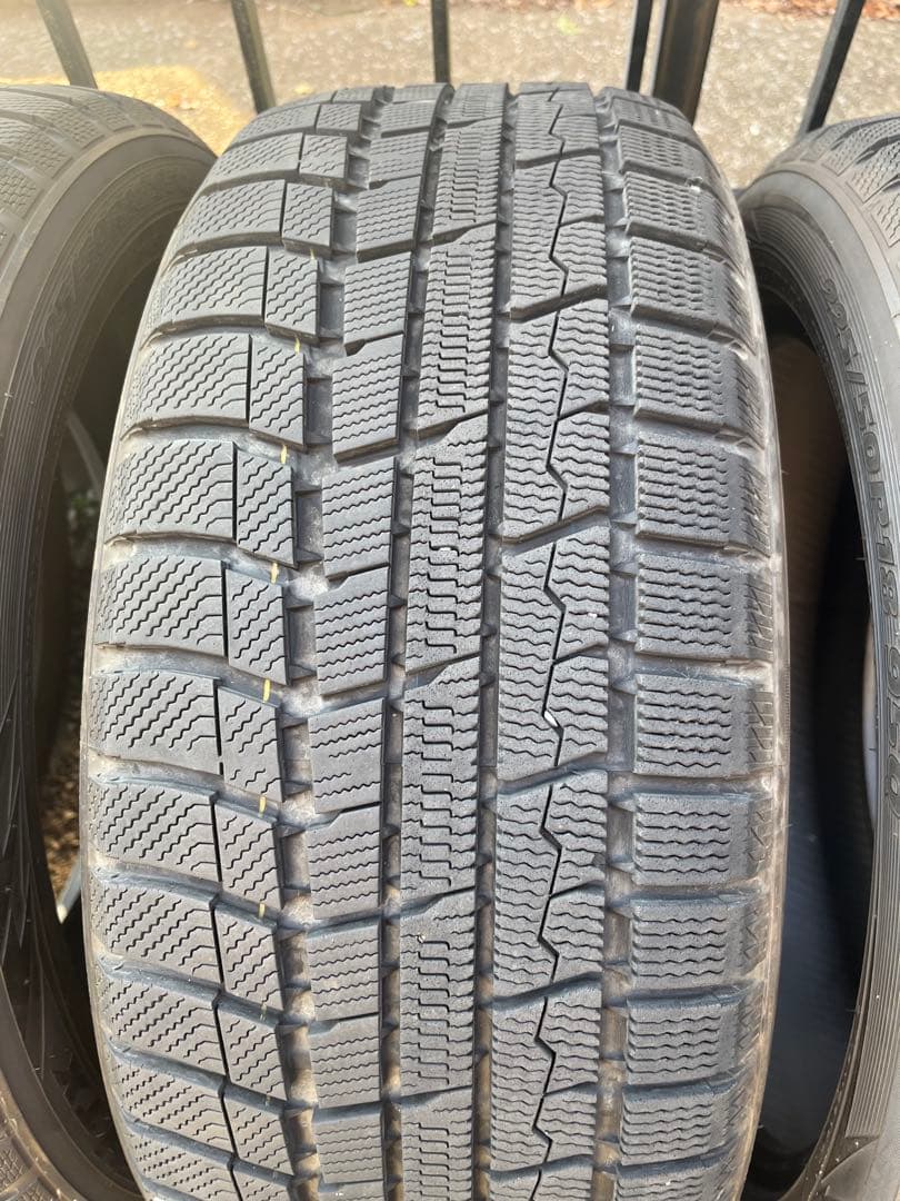 トーヨー トランパス 225/50R18 スタッドレスタイヤ 中古品 4本