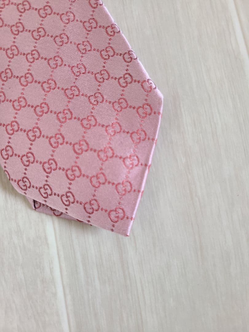 GUCCI　グッチ GGロゴ シルクネクタイ　ピンク
