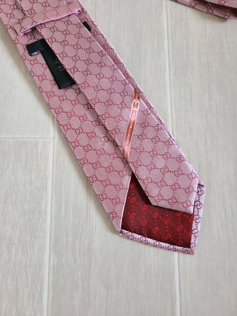 GUCCI　グッチ GGロゴ シルクネクタイ　ピンク
