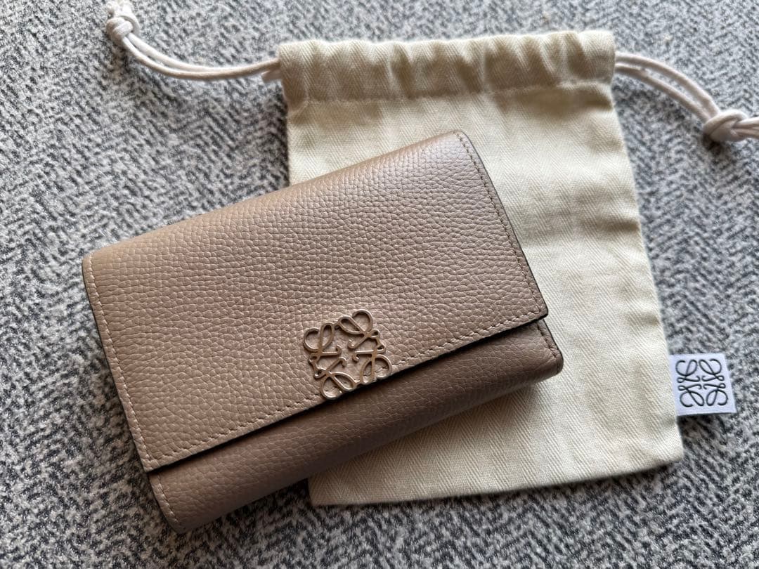 LOEWEアナグラム バーティカル ウォレット スモール