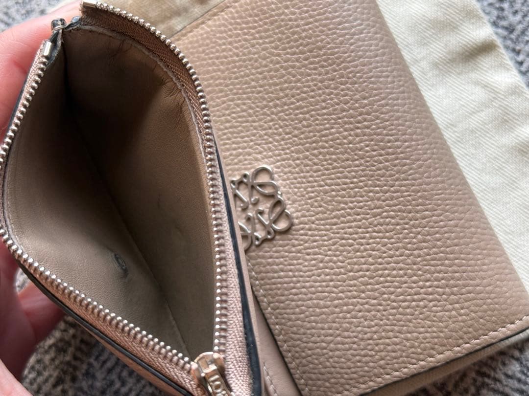 LOEWEアナグラム バーティカル ウォレット スモール