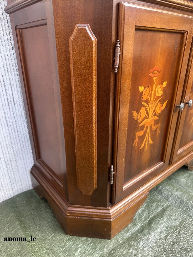 5010【サイドボード】イタリア　木製　象嵌細工　収納棚　飾り台　ヴィンテージ◎