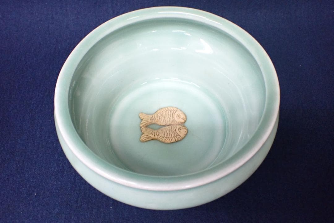 青磁　雙魚