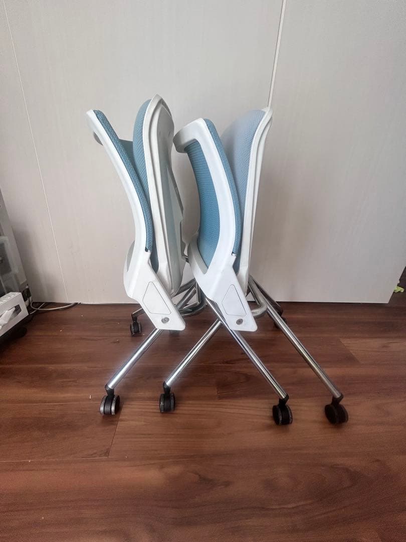 2脚　オカムラ クリール 4本脚 背メッシュ ホワイトシェル 肘無し セージ