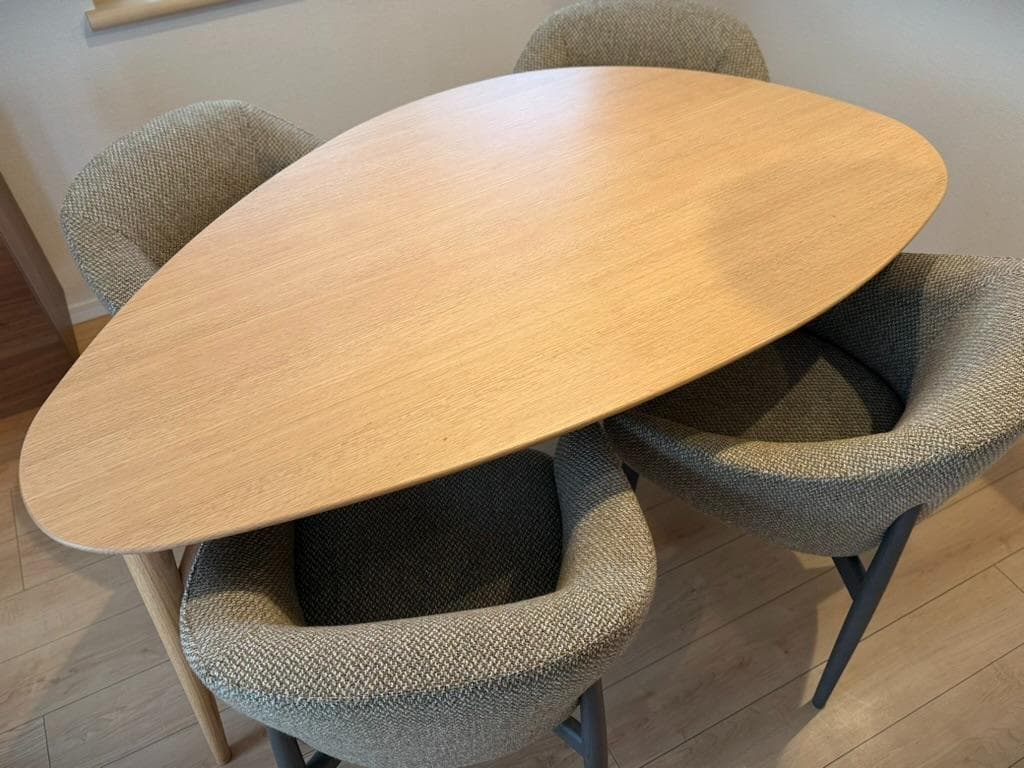 緊急値下げACTUSダイニングテーブル KULAUM オーク無垢材 幅160cm