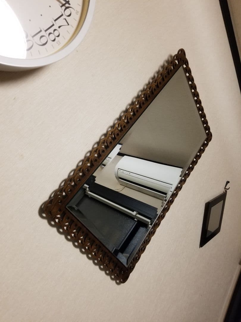 希少　廃盤　パリの雑貨屋　フレンチ　ウォールミラー　ウッド　透かし彫り　壁掛け鏡