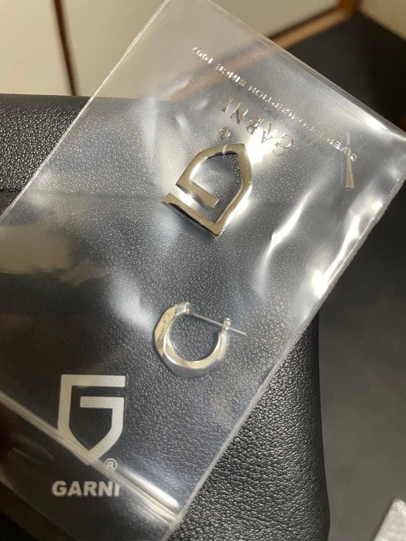 GARNI シルバー フープピアス M サイズ　左耳用