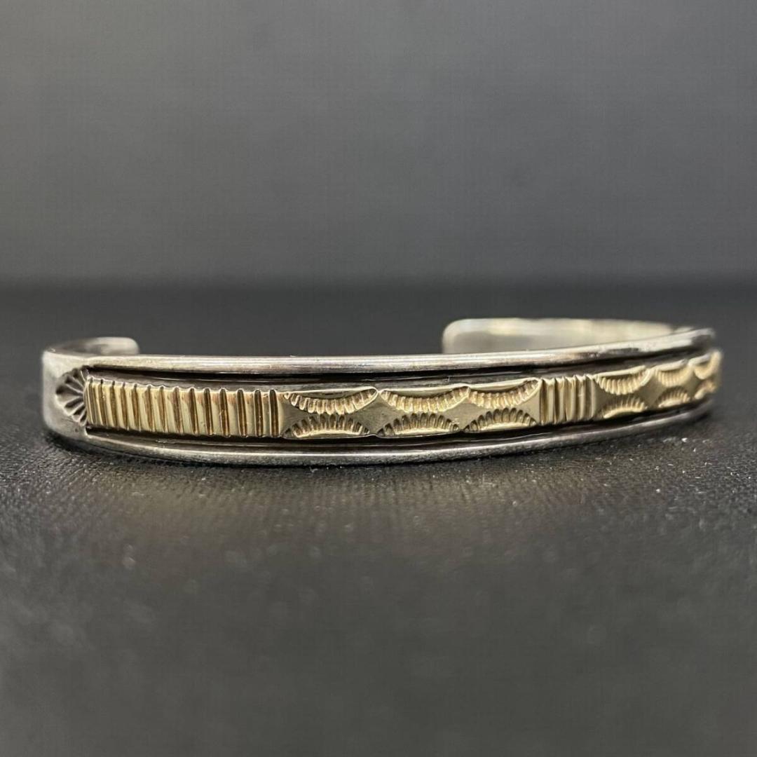 NAVAJO Bruce Morgan 14K シルバー スタンプワークバングル