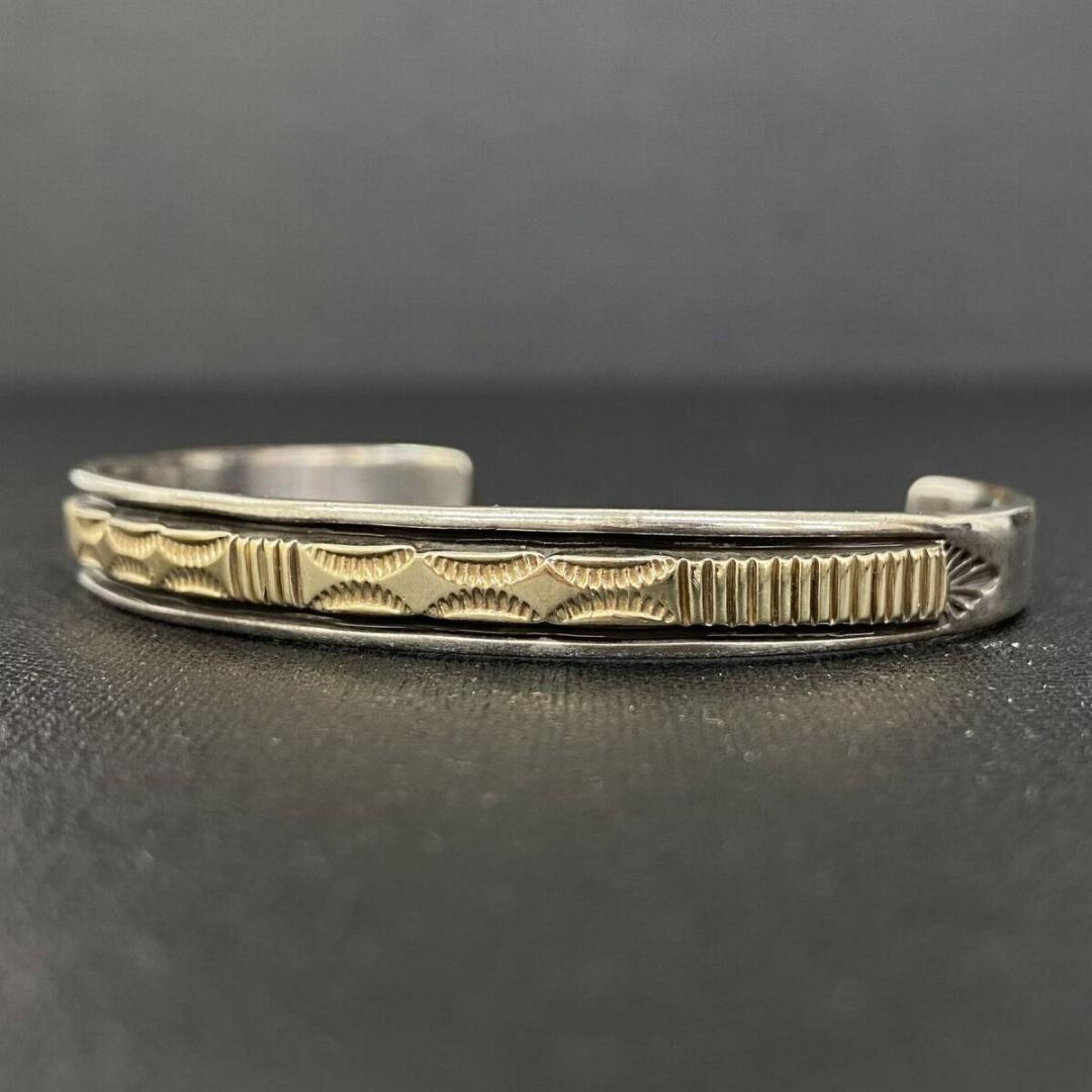 NAVAJO Bruce Morgan 14K シルバー スタンプワークバングル