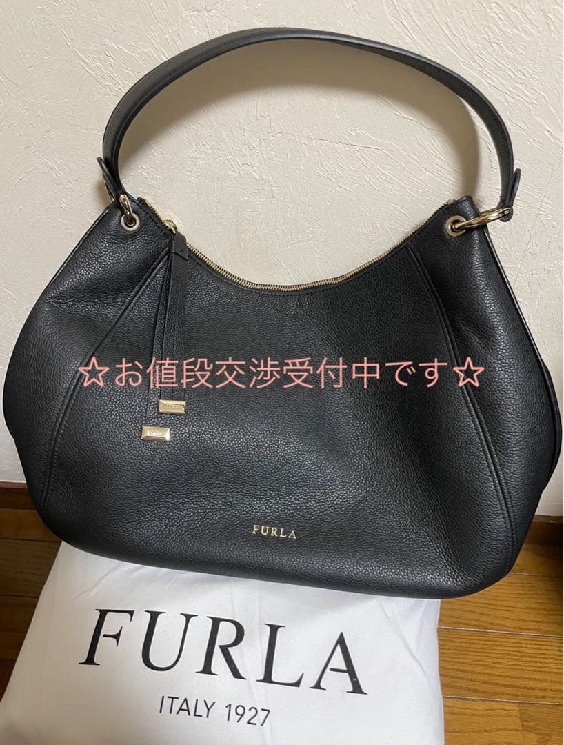 【極美品】FURLA高級感溢れるバックです！