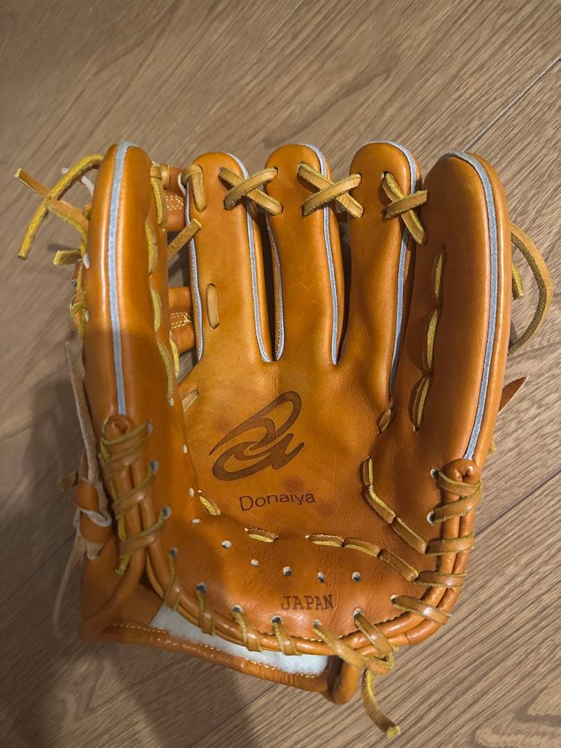 ★今年中値下げ★Donaiya 硬式用グローブ 山田哲人型 内野手用