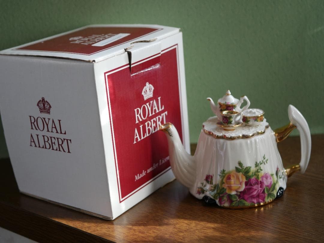 未使用ロイヤルアルバートオールドカントリーローズ ミニチュアセット付ティ―ポット