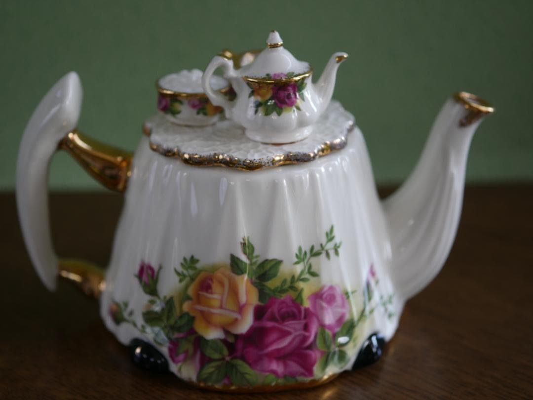 未使用ロイヤルアルバートオールドカントリーローズ ミニチュアセット付ティ―ポット