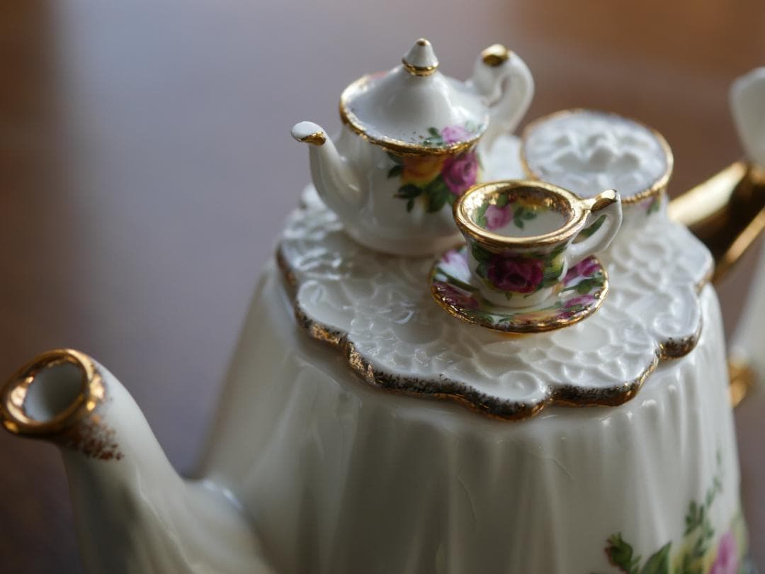 未使用ロイヤルアルバートオールドカントリーローズ ミニチュアセット付ティ―ポット