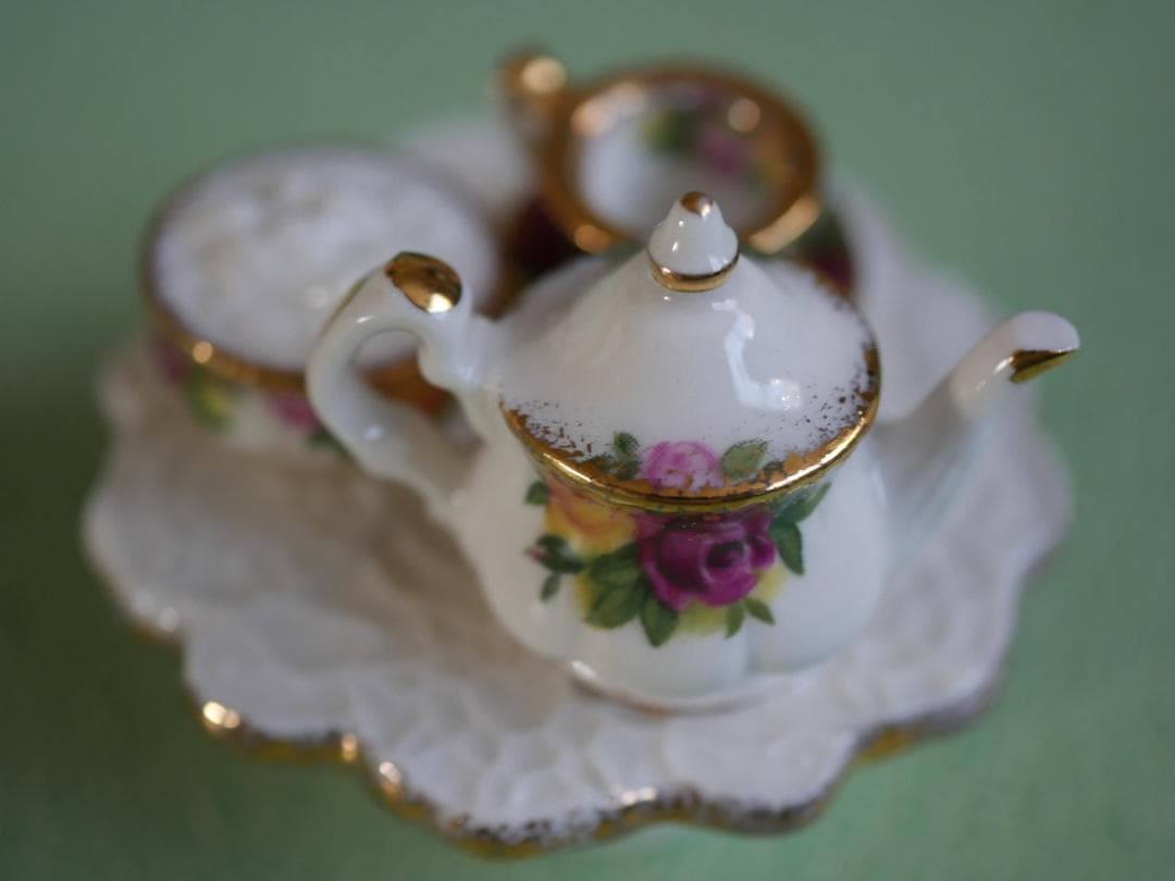 未使用ロイヤルアルバートオールドカントリーローズ ミニチュアセット付ティ―ポット