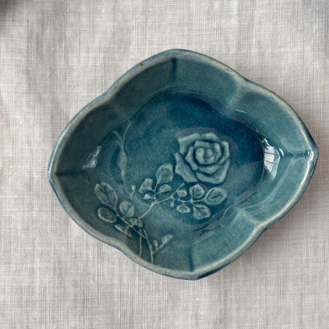 淡路　珉平焼　薄瑠璃薔薇の図 瑠璃釉青交趾陽刻 豆皿5客(江戸後期骨董古美術