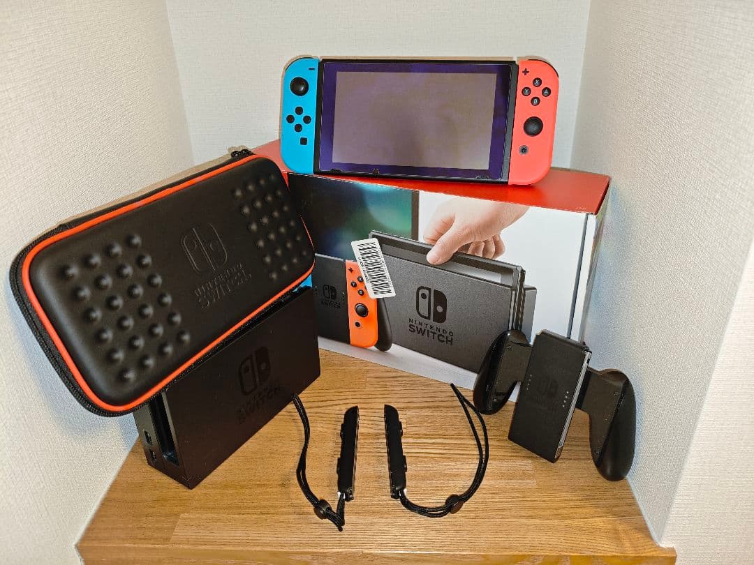 【美品】Nintendo Switch　本体　箱付き