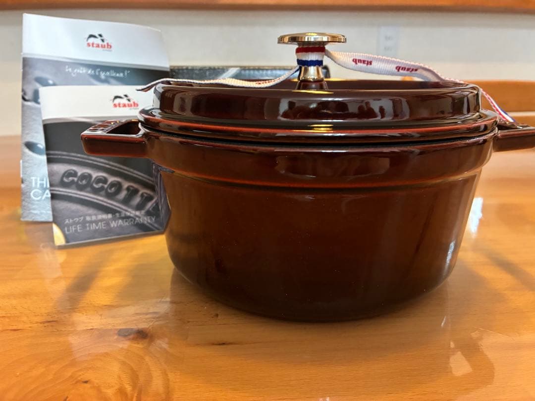 ストウブ　グレナディンレッド　18cm 　ピコ・ココット・ラウンド　オマケ付