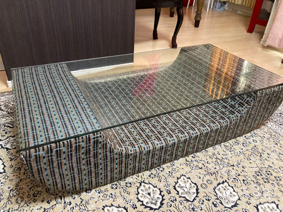 ガラステーブル