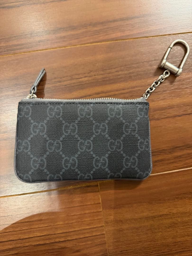 GUCCI ダークグレー キーケース