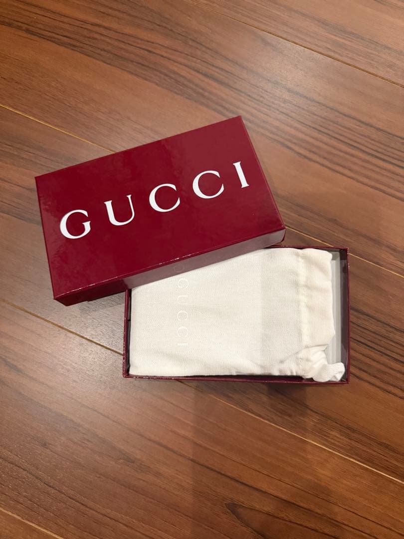 GUCCI ダークグレー キーケース