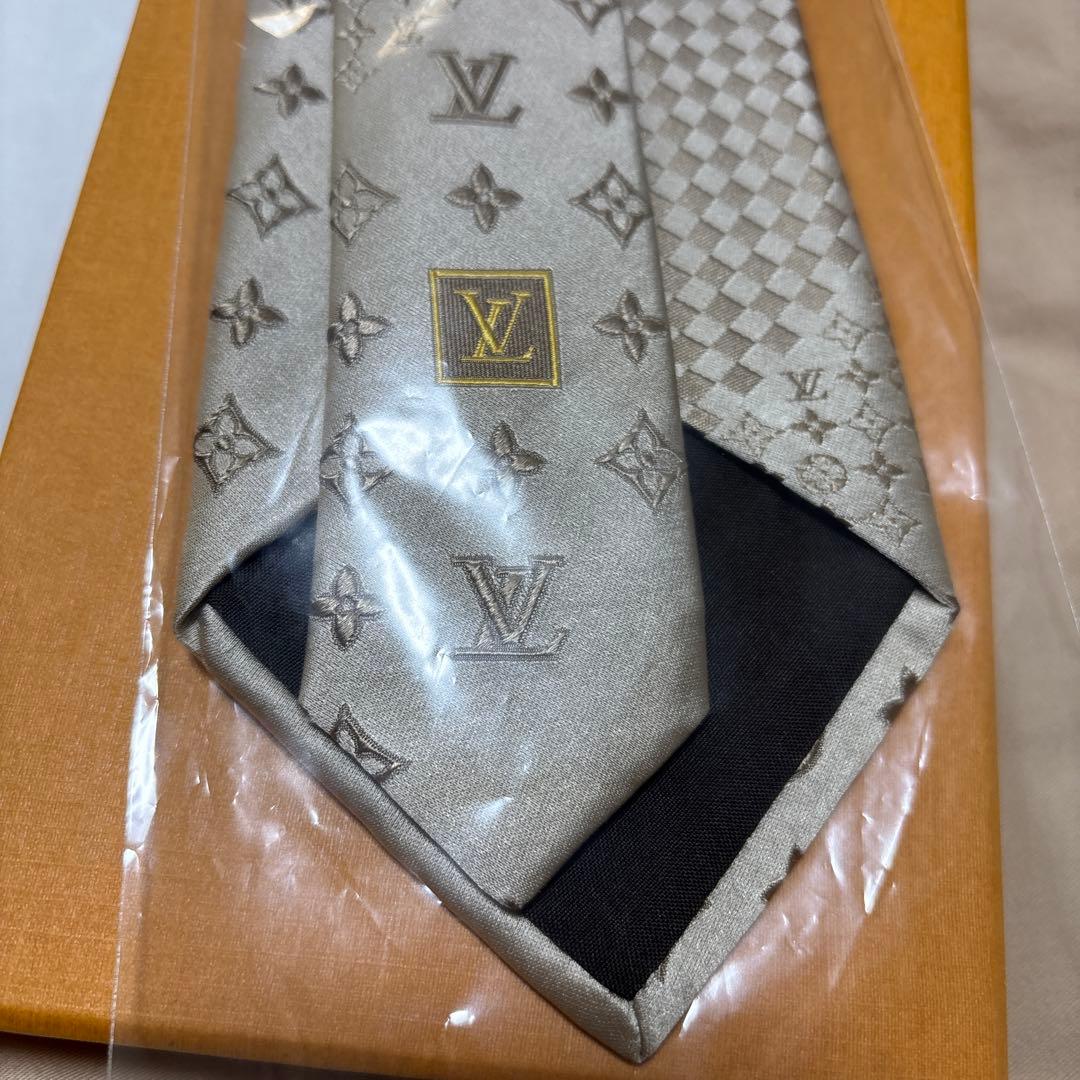 ララ　ルイヴィトン　ネクタイ　美品