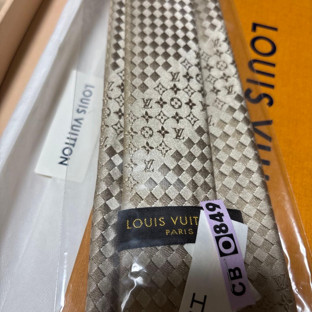 ララ　ルイヴィトン　ネクタイ　美品