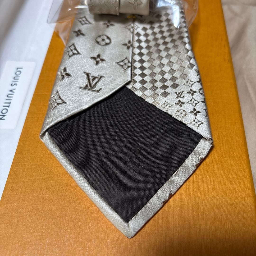 ララ　ルイヴィトン　ネクタイ　美品