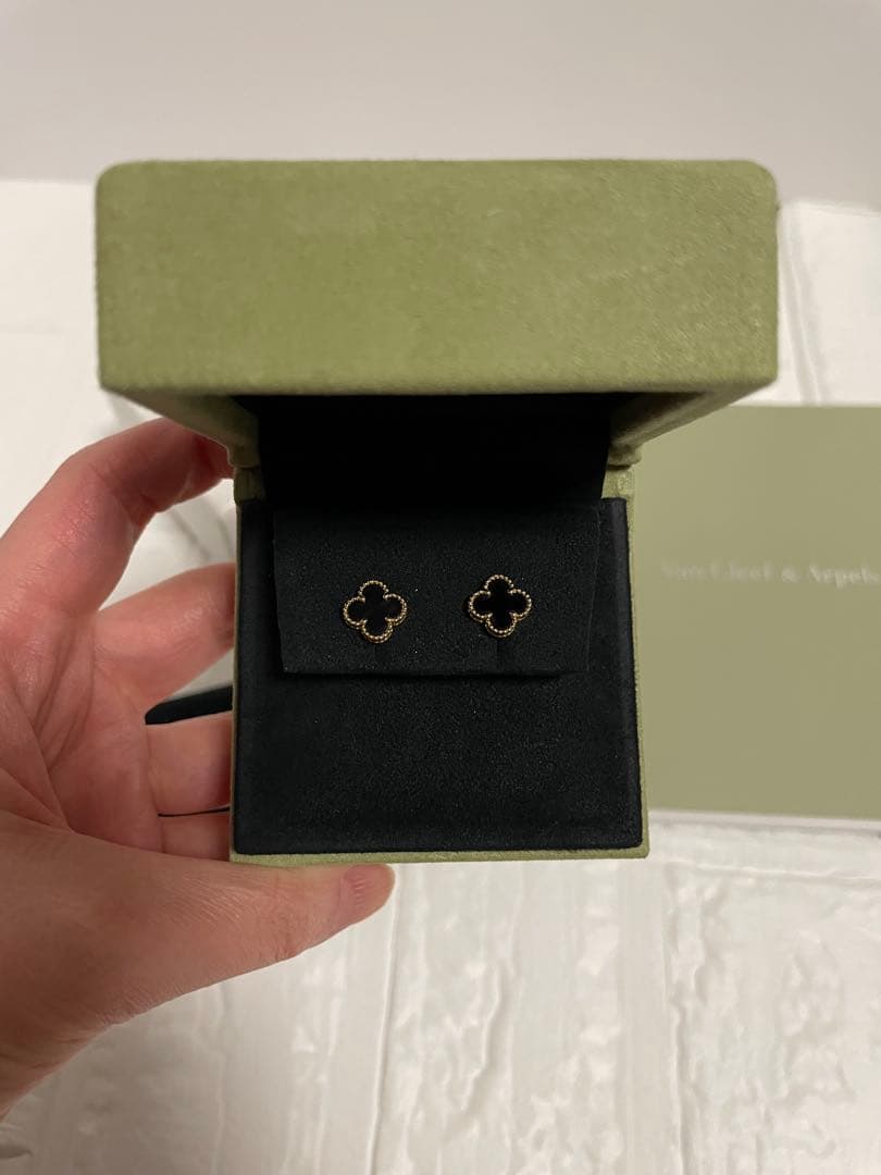 ◇週末割◇ヴァンクリ　VCA スウィートアルハンブラ オニキス　ピアス