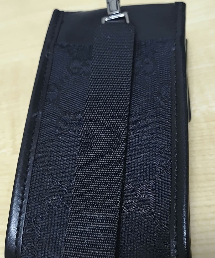 未使用品☆GUCCI 携帯ケース