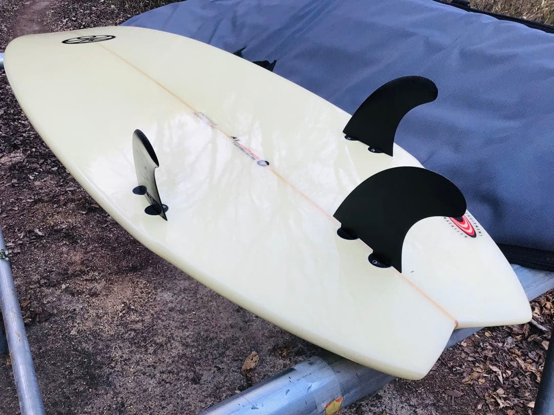 A1サーフボード製  Tsaiカスタムシェイプ 6ft ケース付 美品