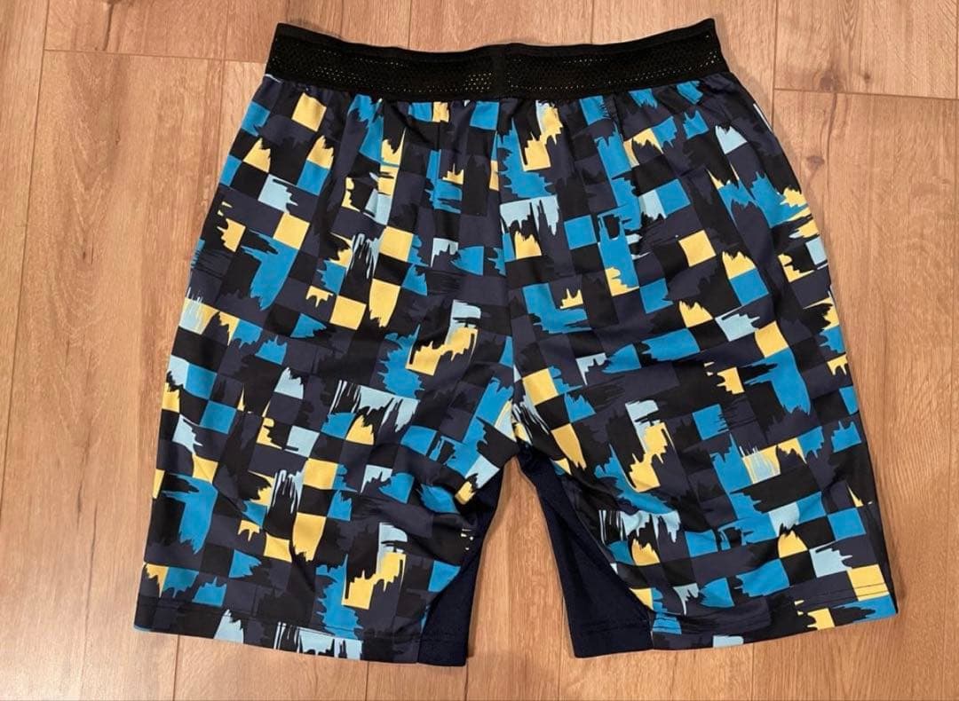 YONEX ハーフパンツ 廃盤モデル　Ｌサイズ今日だけの価格