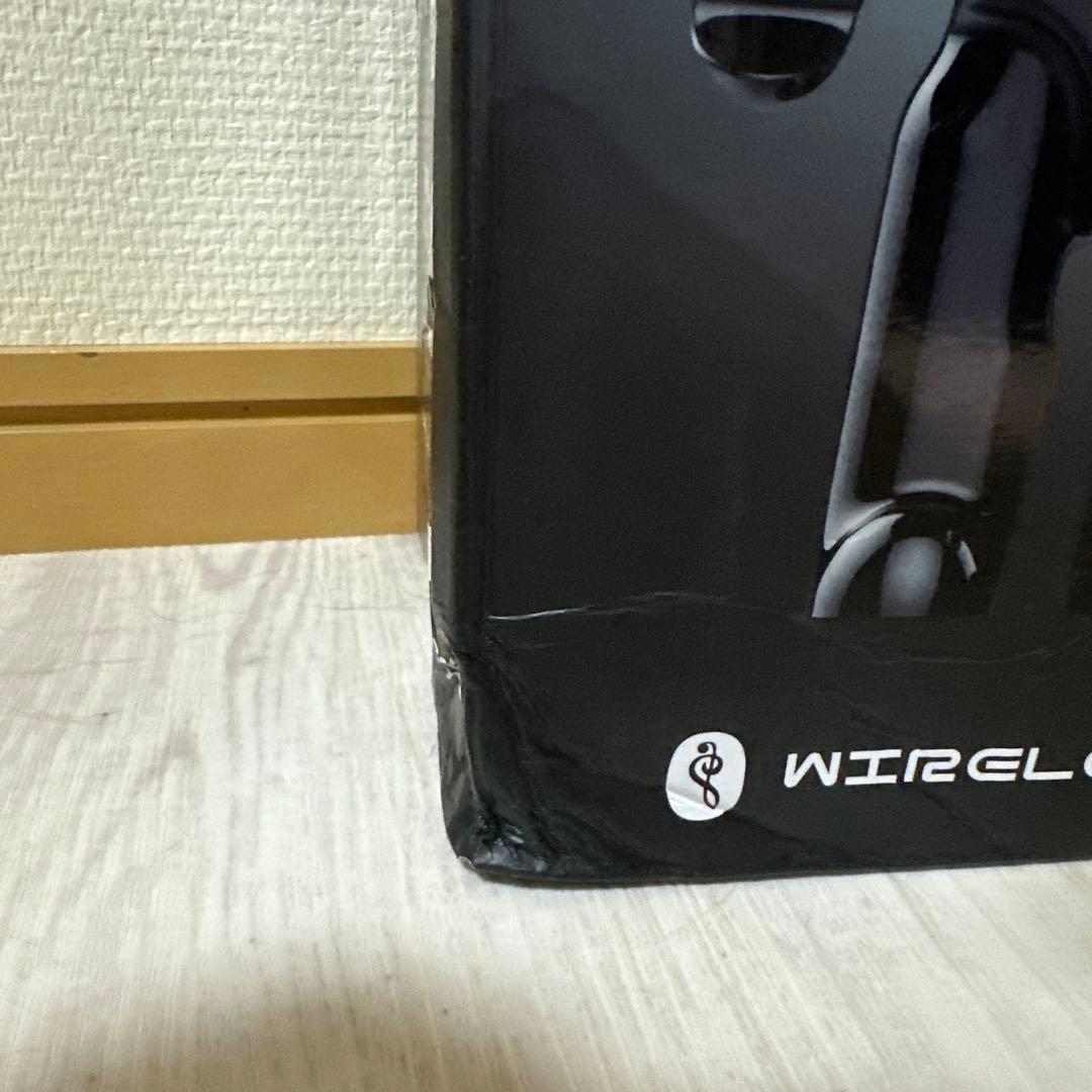 Bluetooth スピーカー　USB　ゴールド　モバイルスピーカー　KAWS